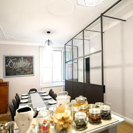 Apartman Una Finestra Nel Cuore Del Centro Storico